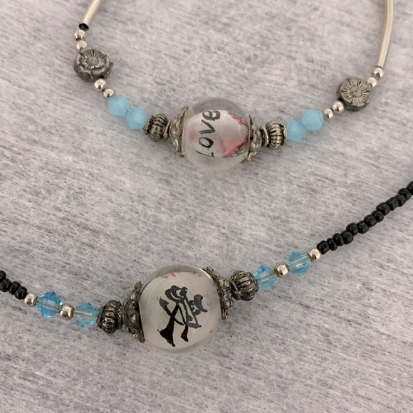 Lot: Beaded Necklaces & a bracelet - Picture 4 of 4